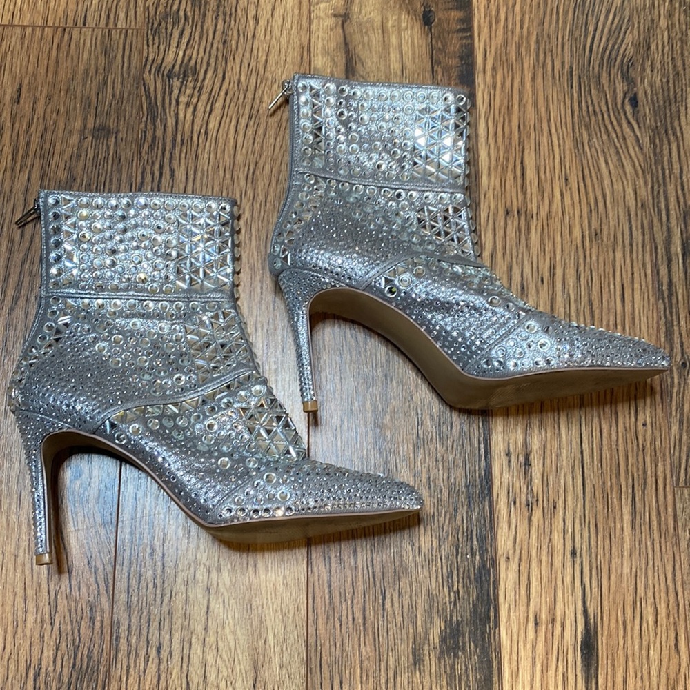 STEVE MADDEN Rhinestone Ankle Booties Size 9.5
